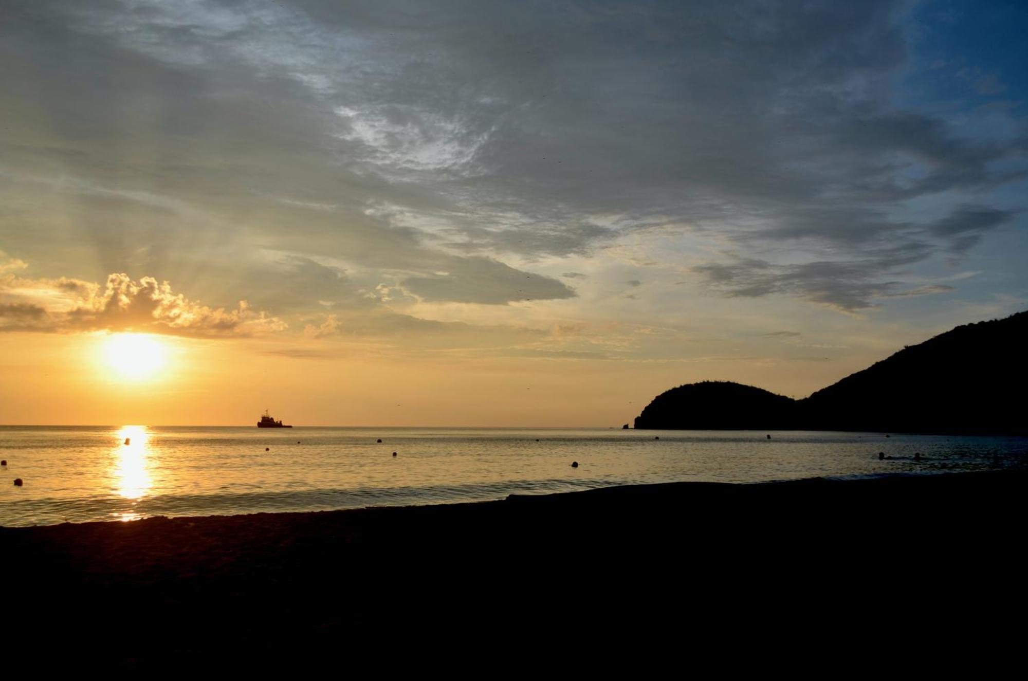 Playa Del Ritmo Beach Hostel & Bar - Adults Only Santa Marta  Exterior photo